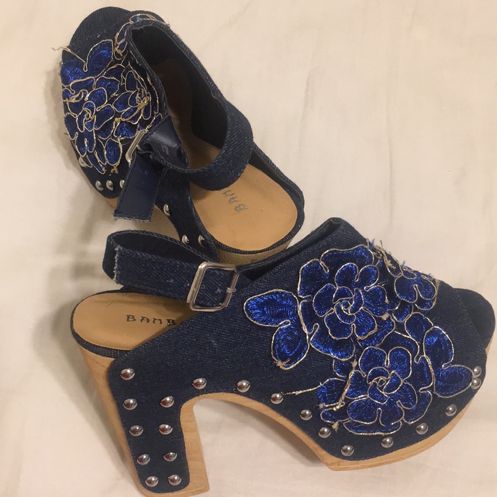 Heels - Picture 3 of 3